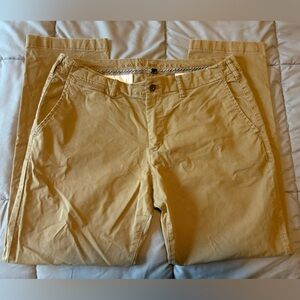 American eagle men’s original straight khakis, Size 36/32